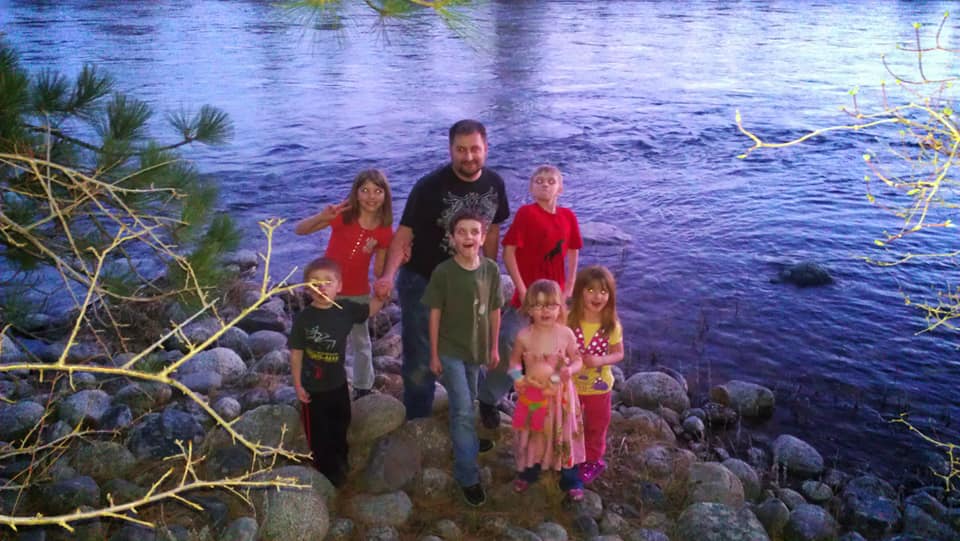 39074859_146832099556928_6540360328444641280_n